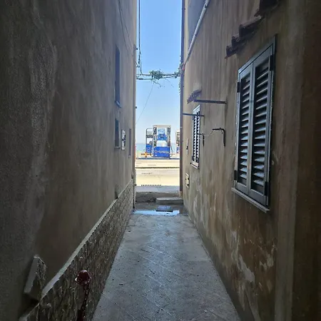 La Via Del Mare Apartment *