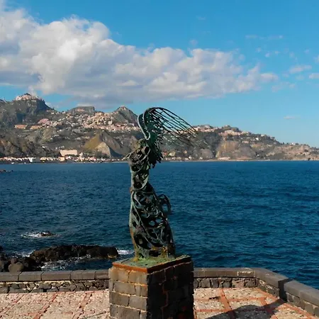 La Via Del Mare * Giardini Naxos